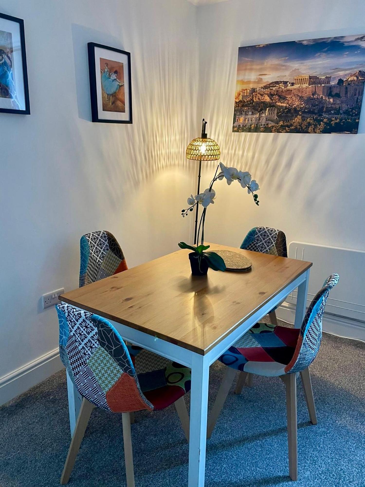 Cosy Authentic Flat In The Heart Of Галашилс Екстериор снимка